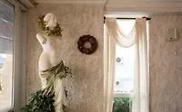 Connys Boutique Hotel